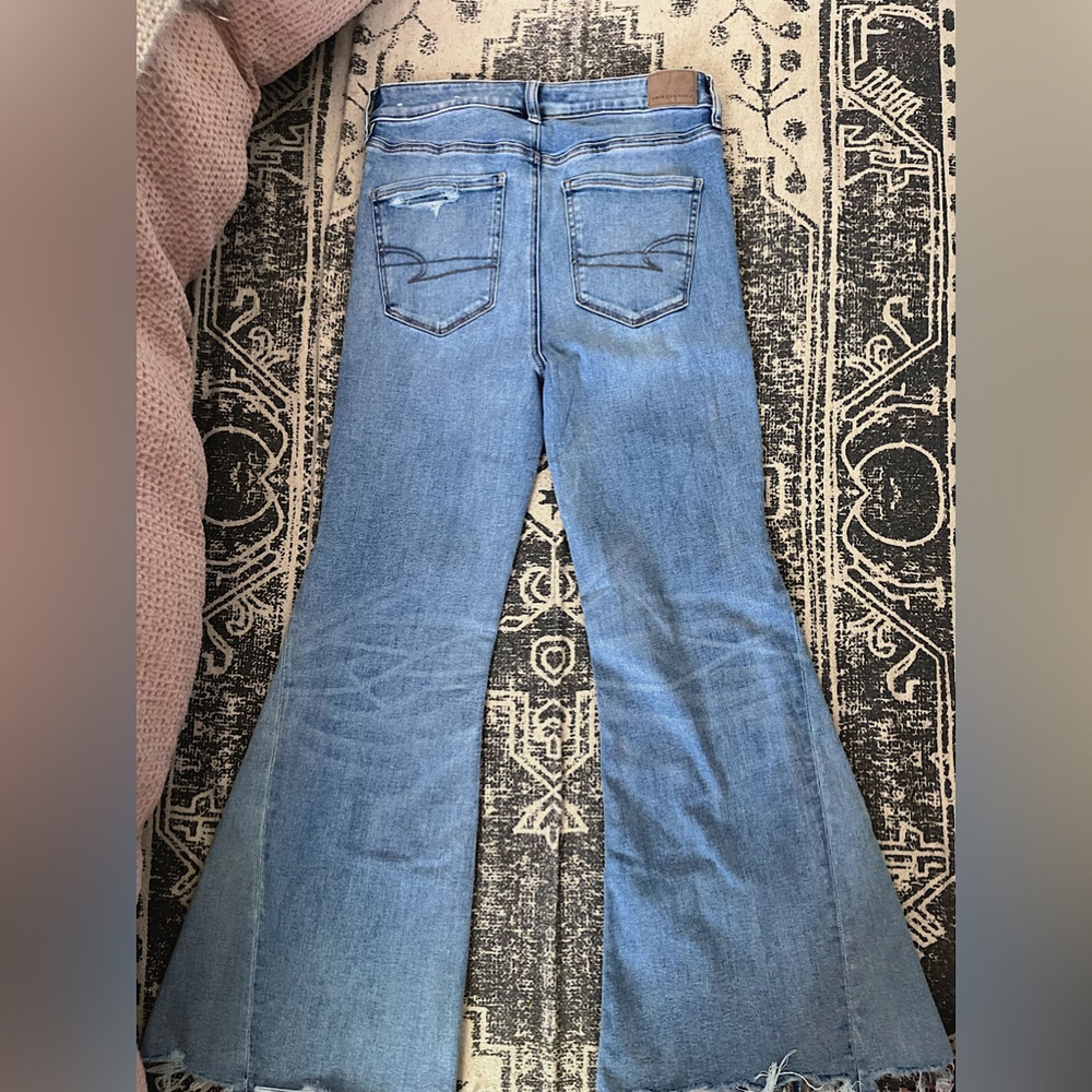 NEW AEO Next Level Stretch Highest Waist Super Flared Jeans: Size 8S - Picture 4 of 6